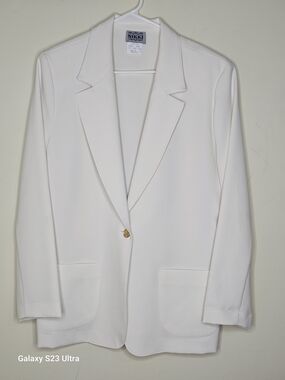 Nikki White Single-Button Blazer